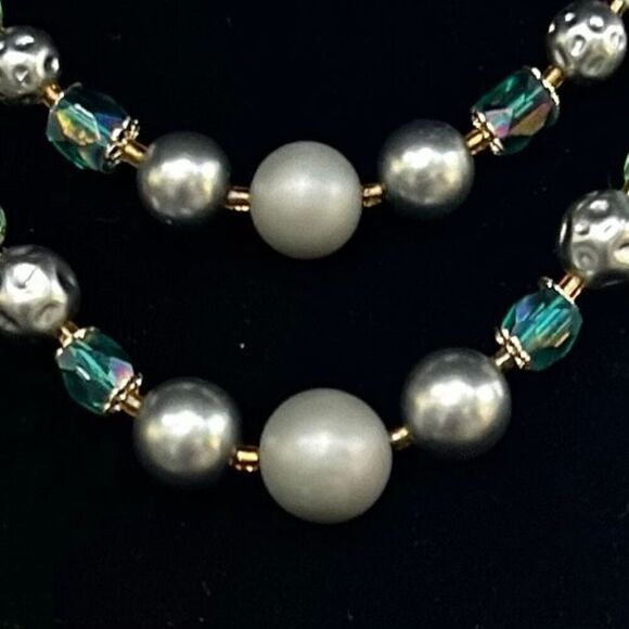 Vtg Japan Necklace 13" Green Gray Faux Pearl Crystals Double Strand Graduated - Picture 3 of 6